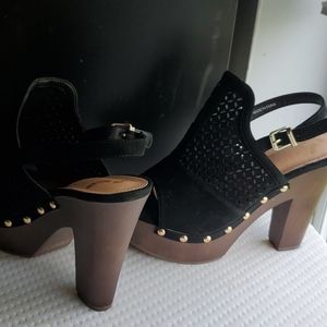 Report Black With Gold Brass Studd. 8 1/2